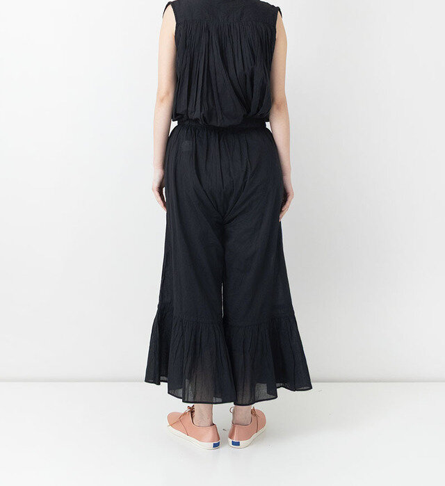 color : BLACK , model : 162cm
