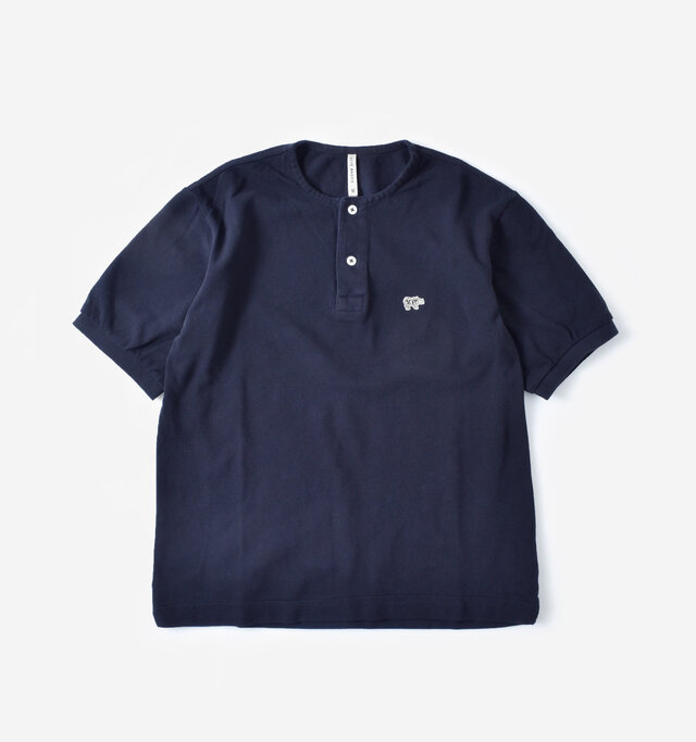 color : navy