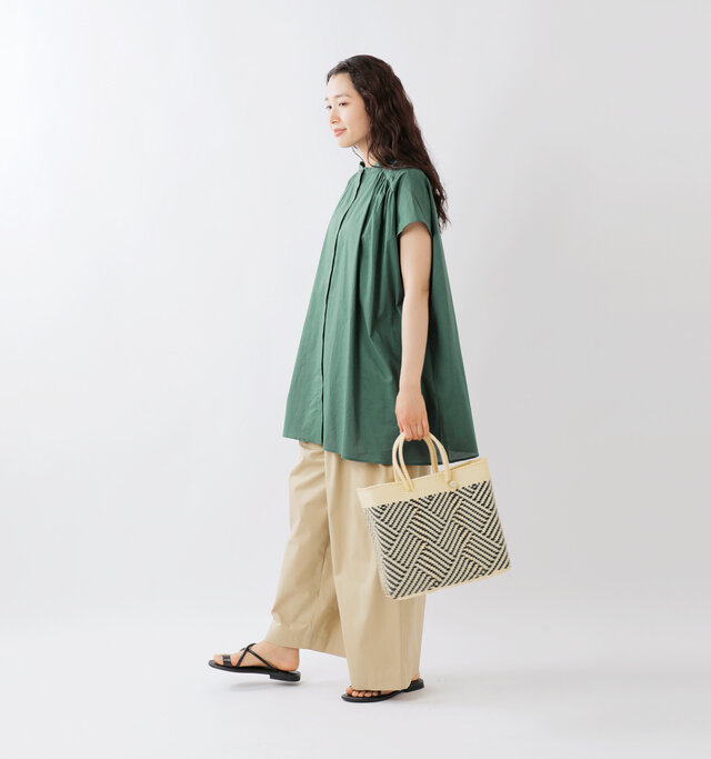 model mizuki：168cm / 50kg 
color : green / size : F