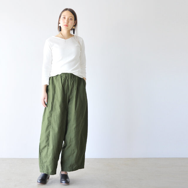 モデル:164cm / 46kg
color : olive / size : free