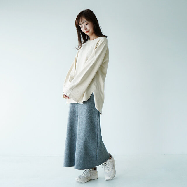 着用カラー:ecru