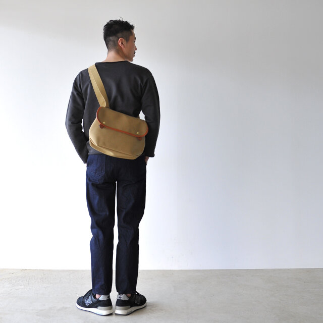 モデル:173cm / 58kg
color : khaki / size : one