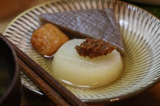 あつあつのおでんに付けて食べてみてください。