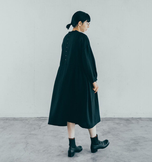 着用サイズ 0(モデル 162cm)/BLACK 着用