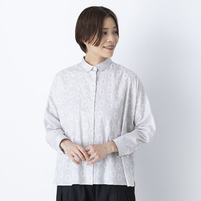 着用カラー:グレーベージュ