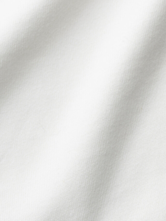 今回はコットン100%で仕立てられた、ほどよい厚みの生地。