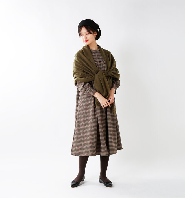 model kanae:167cm / 48kg
color : khaki / size : one