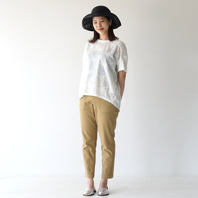 モデル: 157cm / 47kg
color:off white / size:S