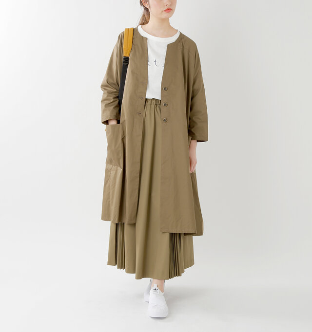 model kanae:167cm / 48kg
color : beige / size : F