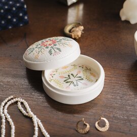 荒木桃子|stitch box Ⅱ