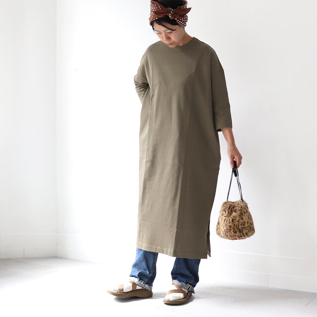 まずは使いやすいライトブラウン。
赤みを抑えたブラウンなので、どことなく大人な雰囲気。