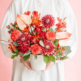 AND PLANTS|【母の日】ダリアのアレンジメント- レッド -