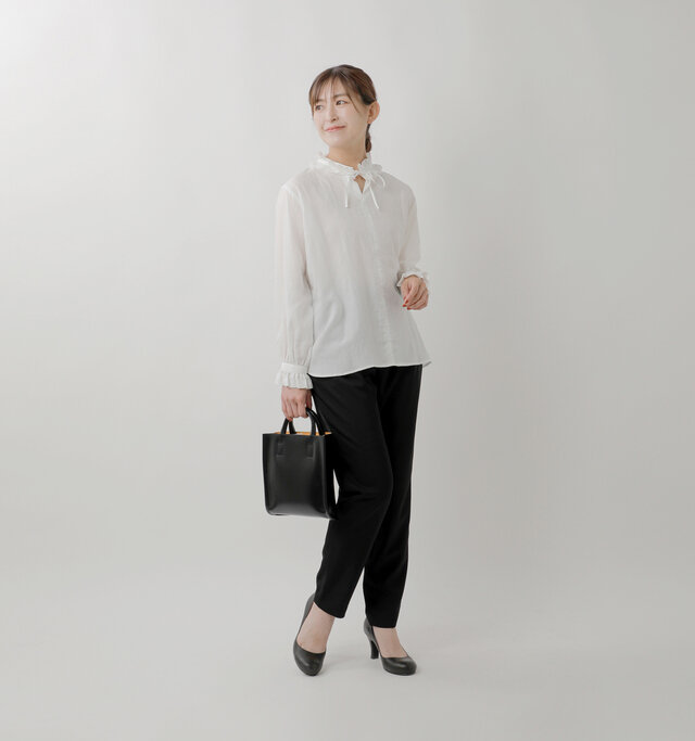 model tomo:158cm / 45kg
color : black / size : 36