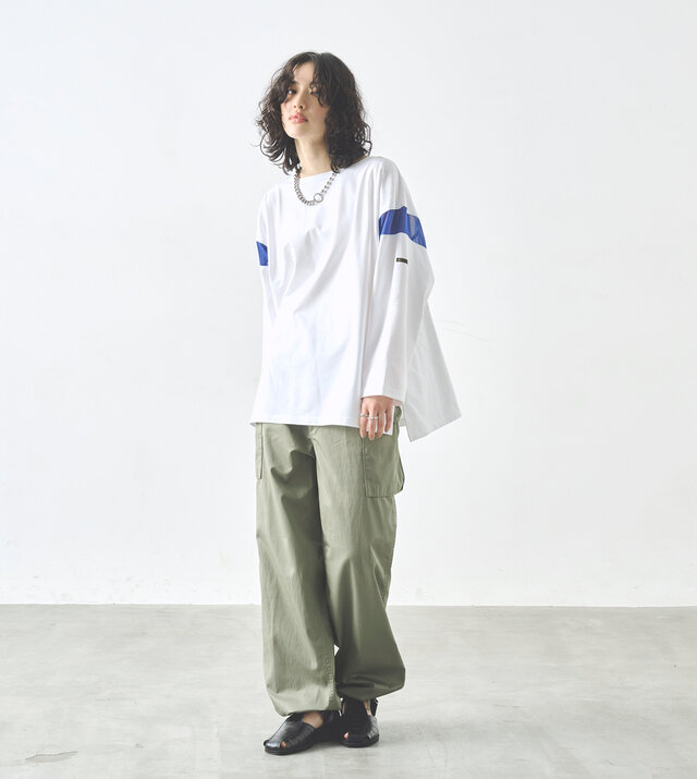 model 166cm
color : khaki / size : 2(M)