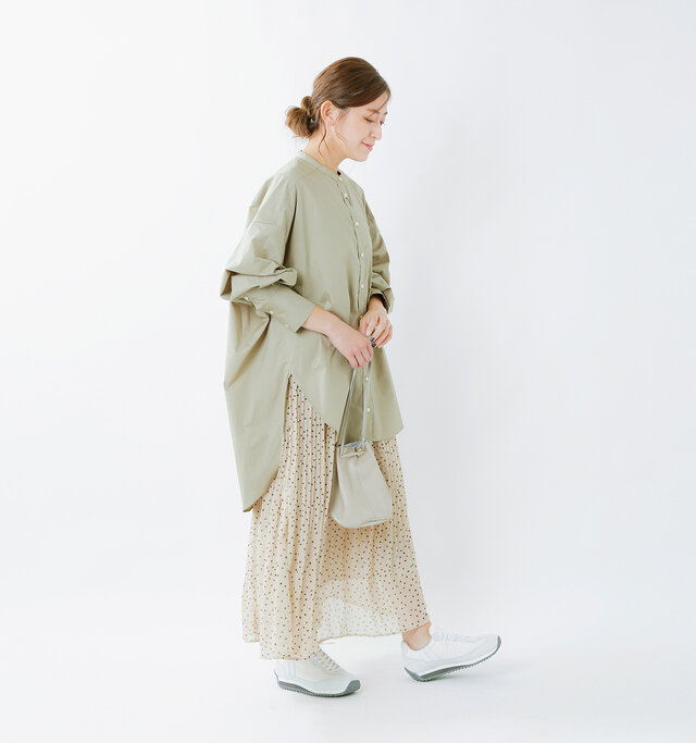 model tomo:158cm / 45kg
color : grayish khaki / size : F