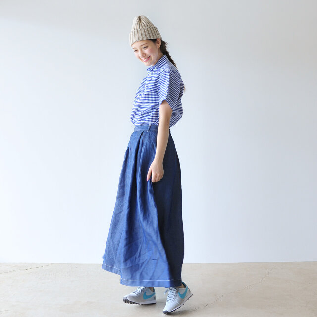 color : blue gingham / size : 34(S)
さりげなく盛り込まれたディテールが洗練された着こなしを叶えてくれます。