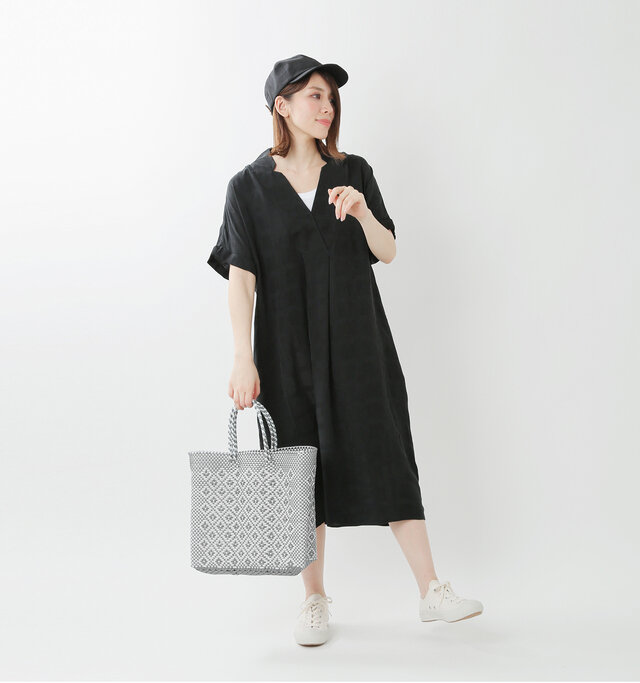 color : silver×white / size : M