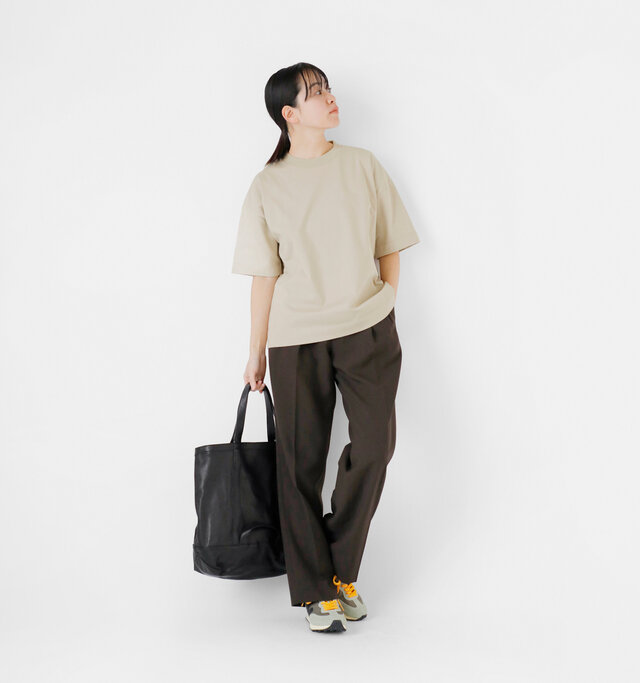 model saku：163cm / 43kg 
color : beige / size : 2