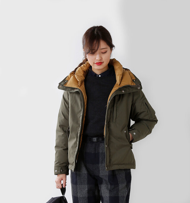 1970年代にリリースした
ダウンジャケットをベースに
アップデートした新モデル。
人体からの遠赤外線を熱に変えて
保温する光電子ダウンを使用しており、
高い防寒性と保温性を持ち合わせています。
シンプルで落ち着いたデザインが
アウトドアからタウンユースまで、
シーンを問わず幅広く活躍します。