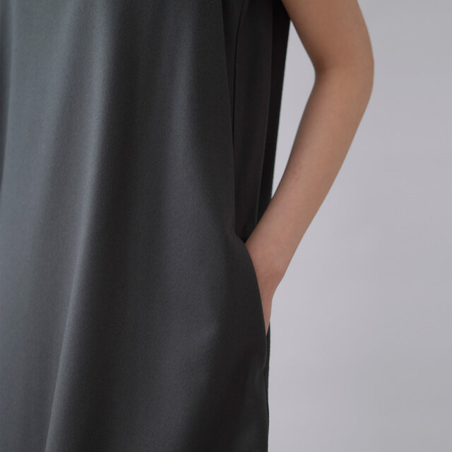 両サイドにポケット付きです。