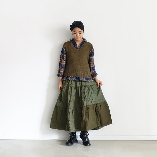 Model 158cm、Navy 着用