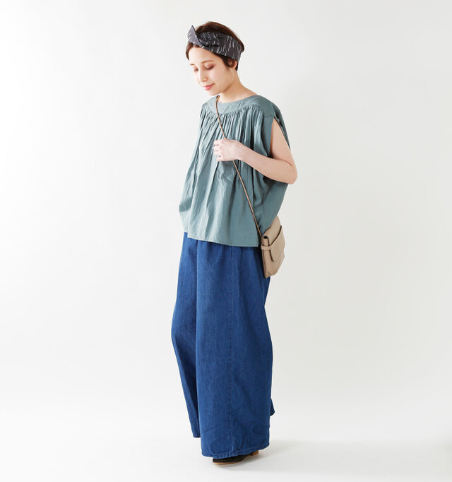 model yama:167cm / 49kg
color : gray khaki / size : F