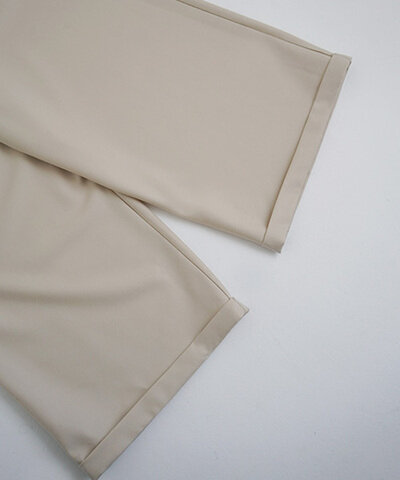 Mochi｜asymmetry wide pants [off beige]