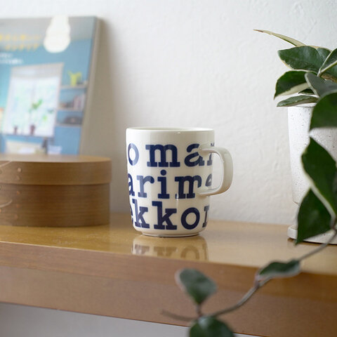 marimekko｜マリメッコ［マリロゴ］マグ 250ml（ホワイト×ダークブルー） 日本限定 母の日