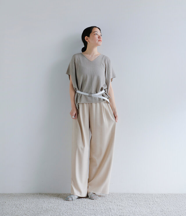 model saku:163cm / 43kg
color : ecru / size : 38