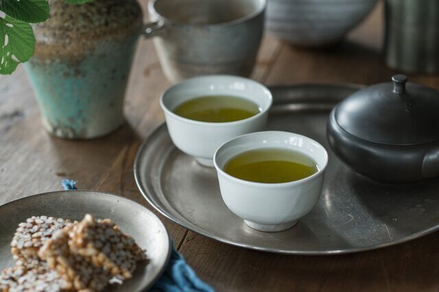 約500年の歴史がある九州の茶の産地、佐賀県嬉野。副島園（そえじまえん）は無農薬・減農薬でお茶と向き合ってきました。