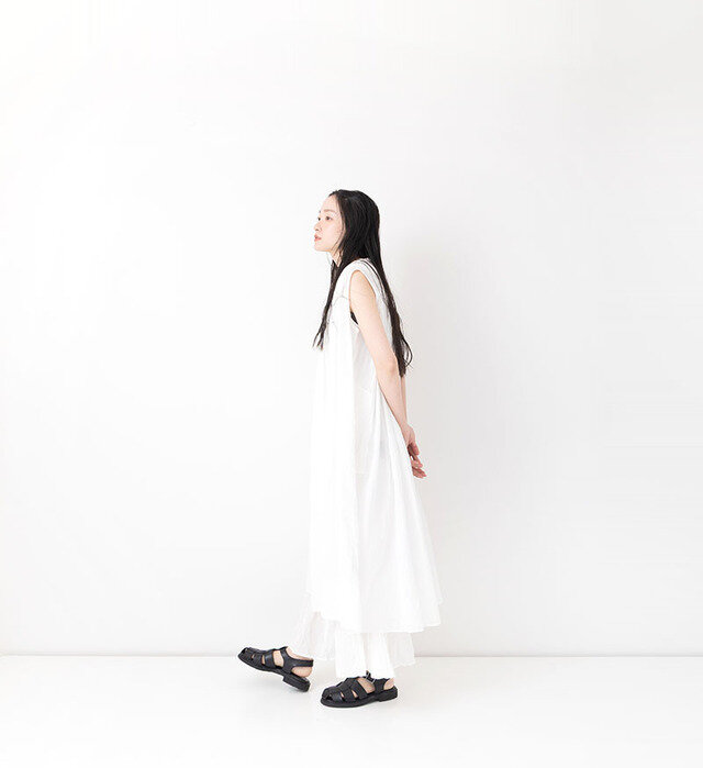 color : WHITE , model : 162cm