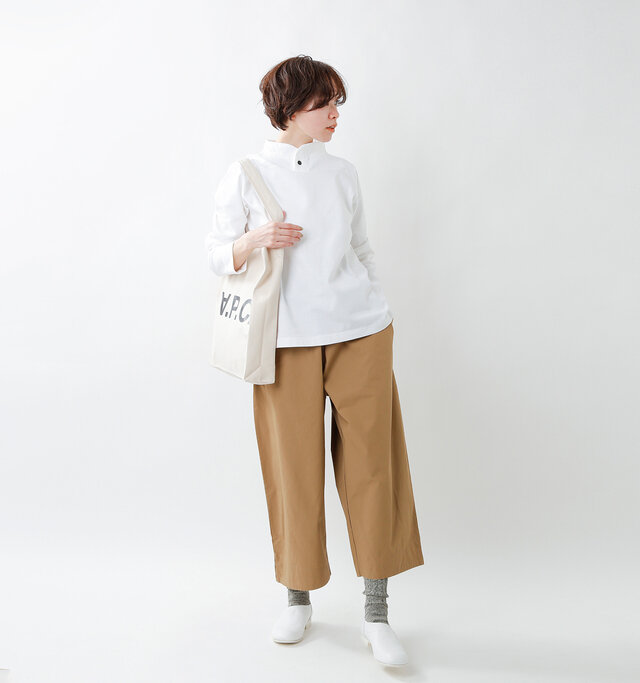 model saku：163cm / 43kg 
color : 杢gray / size : 22.5～24.5cm