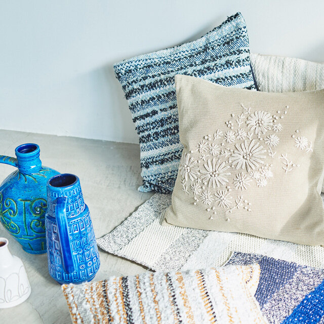 Yuni Flower ハンド花刺繍クッションカバー 1702cu Yuni ユニ キナリノモール Yuni Flower ハンド花刺繍クッションカバー 1702cu Yuni ユニ キナリノモール