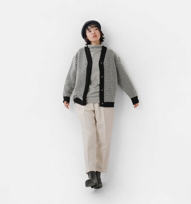 model saku：163cm / 43kg 
color : black / size : 1