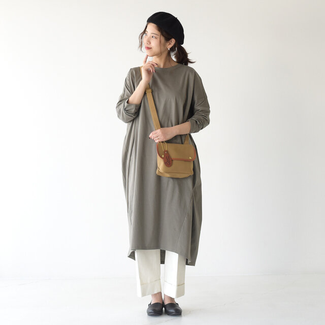 モデル: 157cm / 47kg
color:gray / size:フリーサイズ