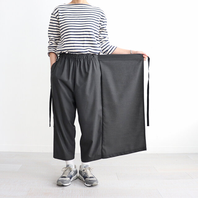 エプロン部分の紐を外すとこんな感じです。