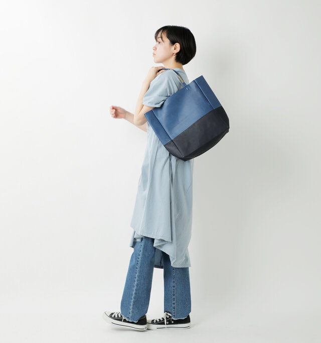 model saku：163cm / 43kg 
color : blue×navy / size : one