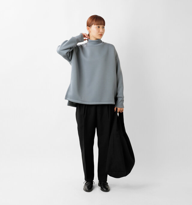 model mayuko：168cm / 55kg
color : blue gray / size : F