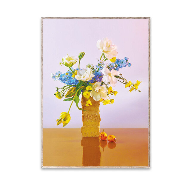 BLOOMシリーズの原点は昔ながらの花の絵。今ではスタイリッシュなフラワーデコレーションとして描かれ、強い色彩と反射がサイケデリックな効果を生み出しています。