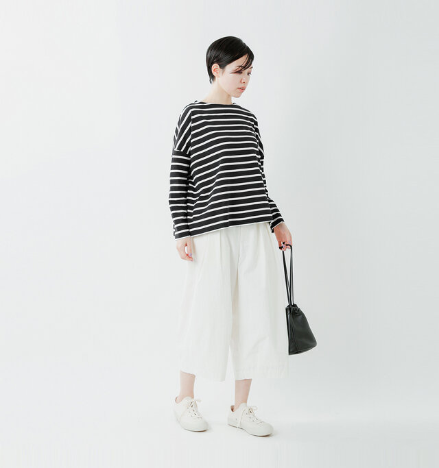 model saku:163cm / 43kg
color : black×white / size : 1