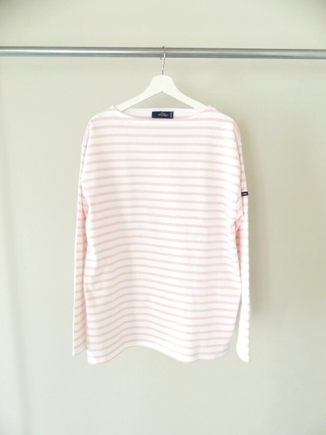 コットン100%、目のしっかりとした素材は、
洗濯機でガンガン洗っても大丈夫。
着込んでいくことによって、だんだんと風合いも出て、
肌に気持ちよくなじんでいきます。