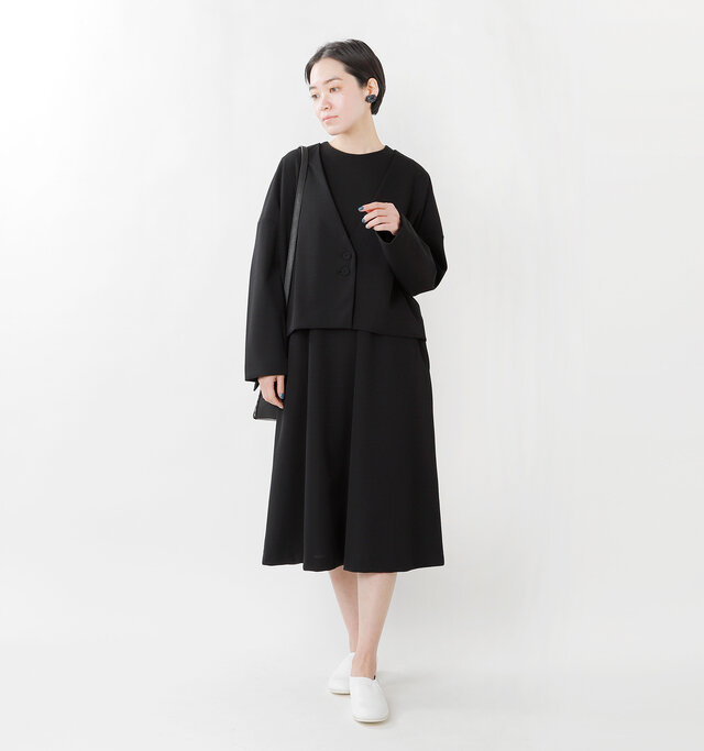 model saku：163cm / 43kg 
color : black / size : F