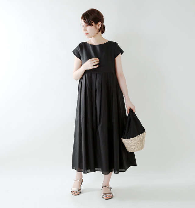 model yama:167cm / 49kg
color : black / size : 38