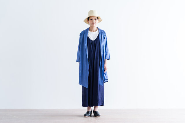 ブルー着用(モデル身長:157cm)