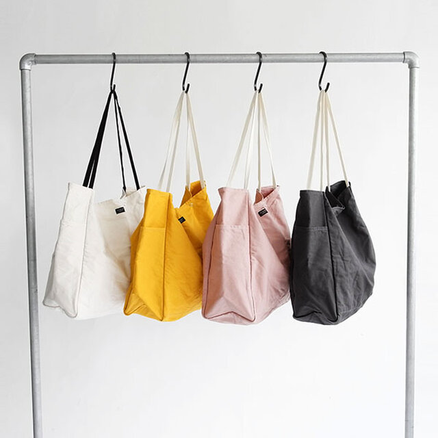 そして、DAILYシリーズをベースにした「MOTHER’S BAG」が完成。
