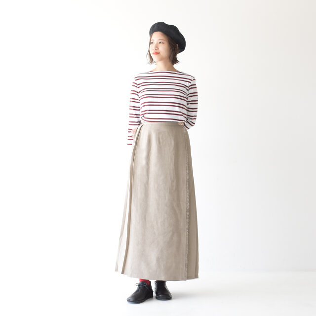 モデル:157cm / 47kg
color : black / size : 23.5cm