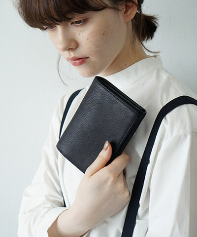 Mochi｜【再入荷】folded wallet [black] 鹿革/二つ折り財布
