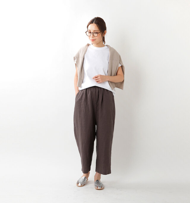 model yama:167cm / 49kg
color : charcoal brown / size : M
