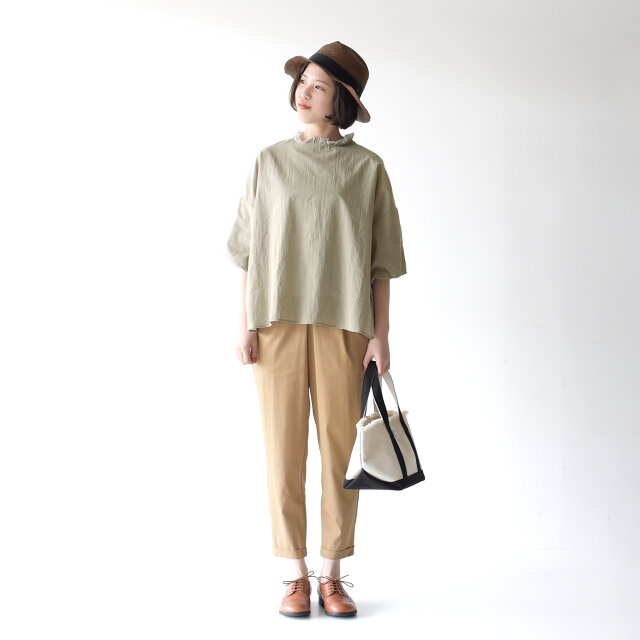 モデル:157cm / 47kg
color : grey / size : 1(フリーサイズ)