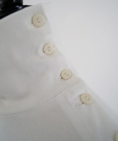 Mochi｜side button top [off white]